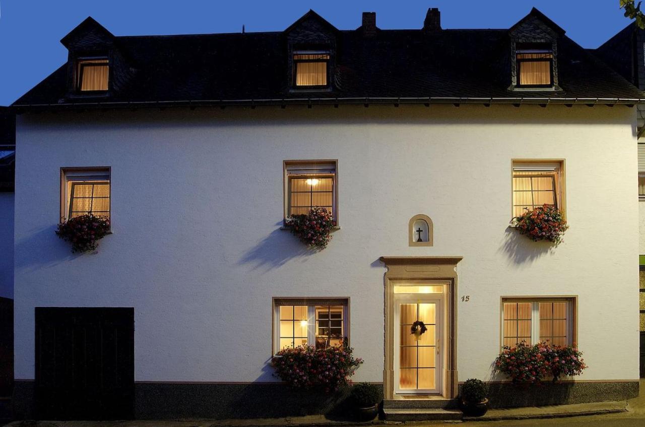 Weingut & Gaestehaus Edwin Hoffmann Trittenheim Eksteriør bilde
